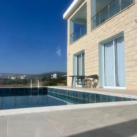 Queen Eyridiki Luxury 2 Вилла Пафос