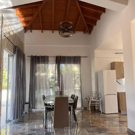 Queen Eyridiki Luxury 2 Вилла *