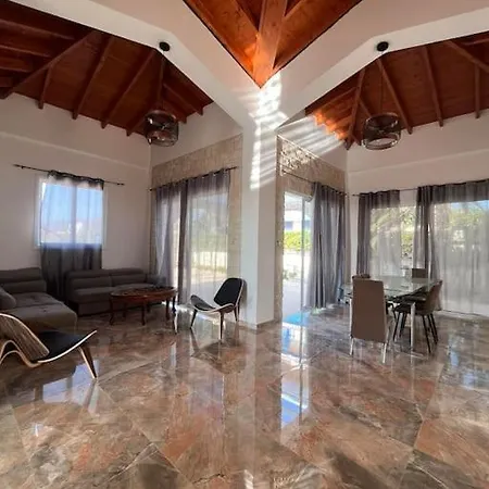 Вилла Queen Eyridiki Luxury 2 *